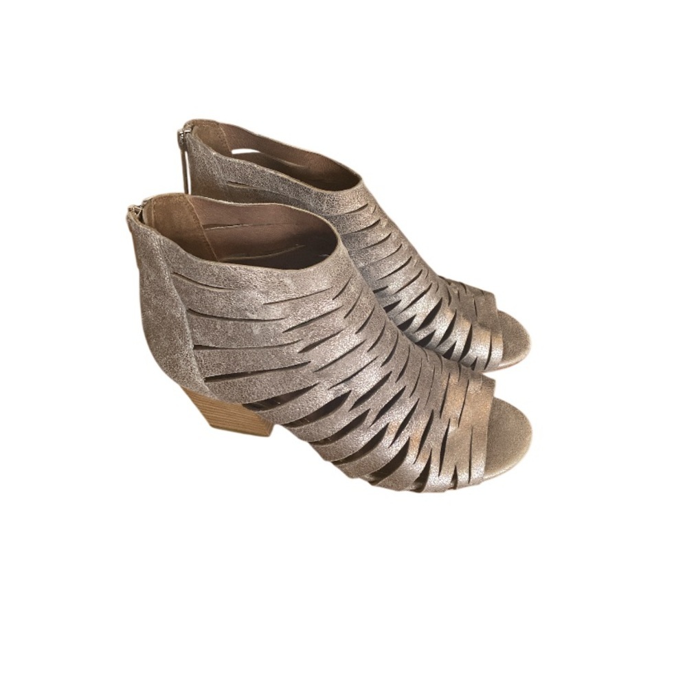 Donald J. Pliner Greece Heeled Sandals Size 8.5 pristine condition used once - Picture 4 of 6